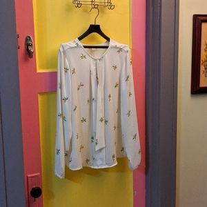 Large finn & grace retro inspired, mostly white blouse